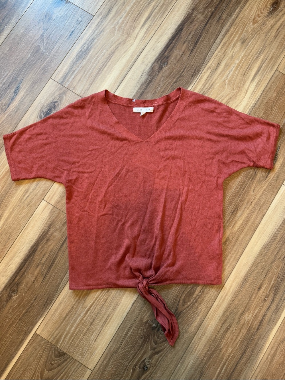 Olive + Oak Women's Rust Tie-Front V-Neck Top